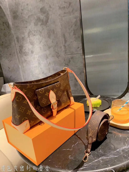 Hobo Dauphine MM Handbag lbcase