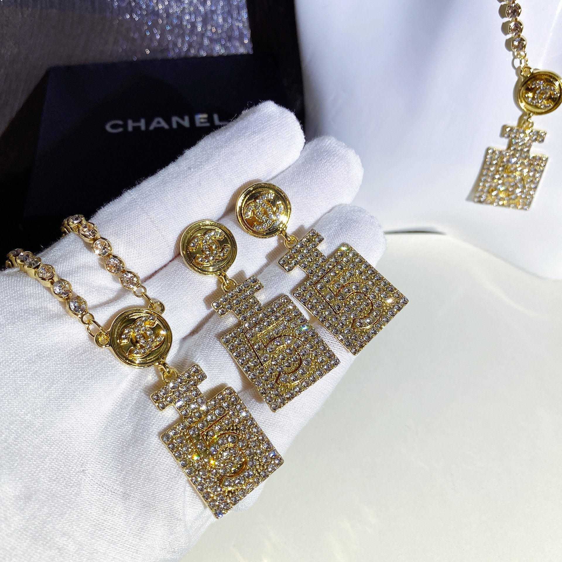 Luxury Diamond Pendant Necklace lbcase