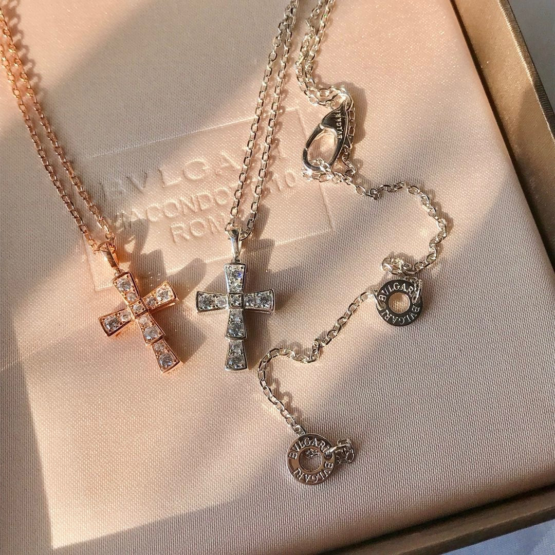 Women's Cross & Pendant Necklace lbcase