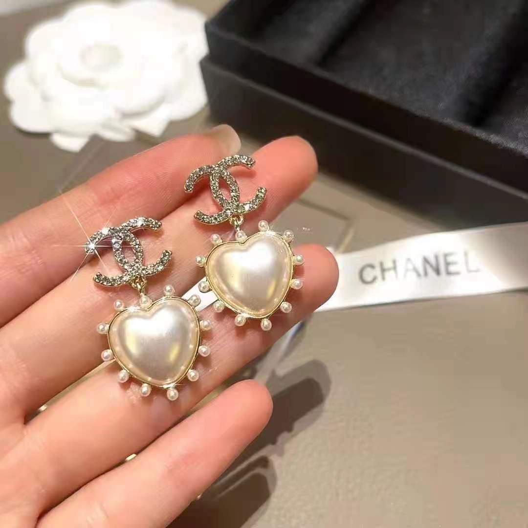 Pearl love earrings lbcase