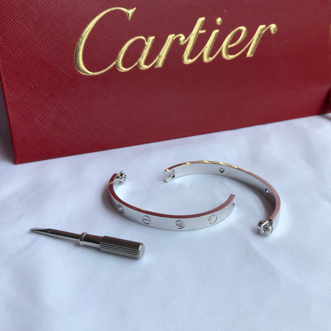 Classic 4-diamond Love Bracelet lbcase