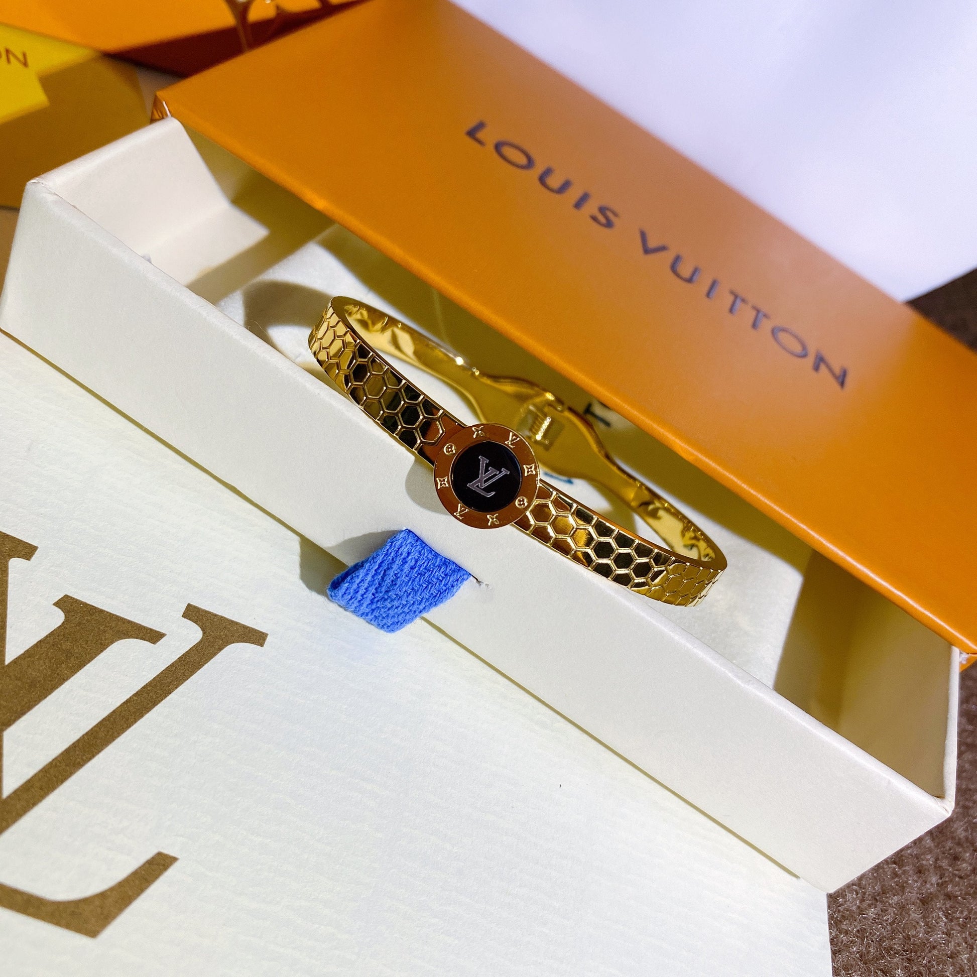 Luxury Women's Metal Bracelet lbcase