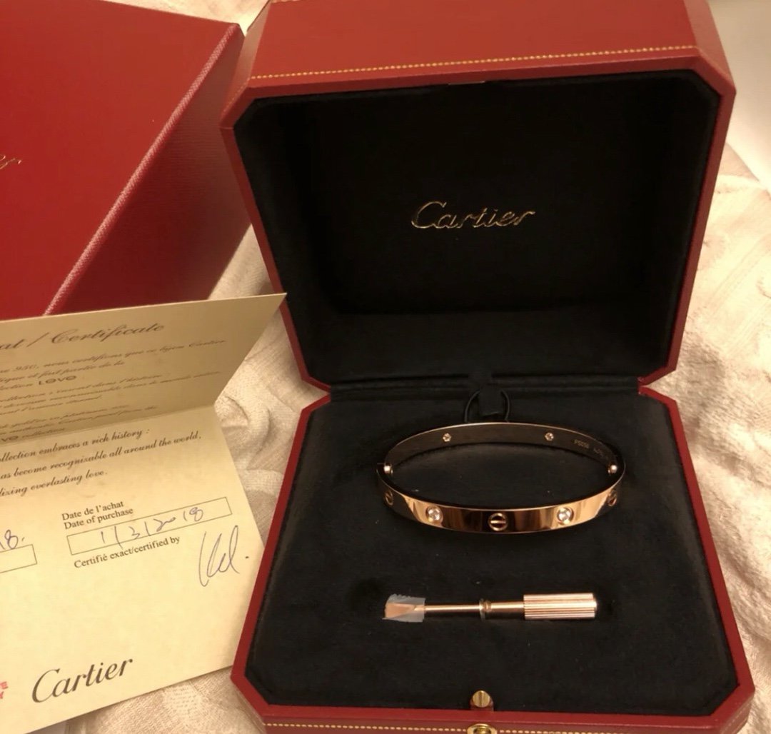 Classic 4-diamond Love Bracelet lbcase