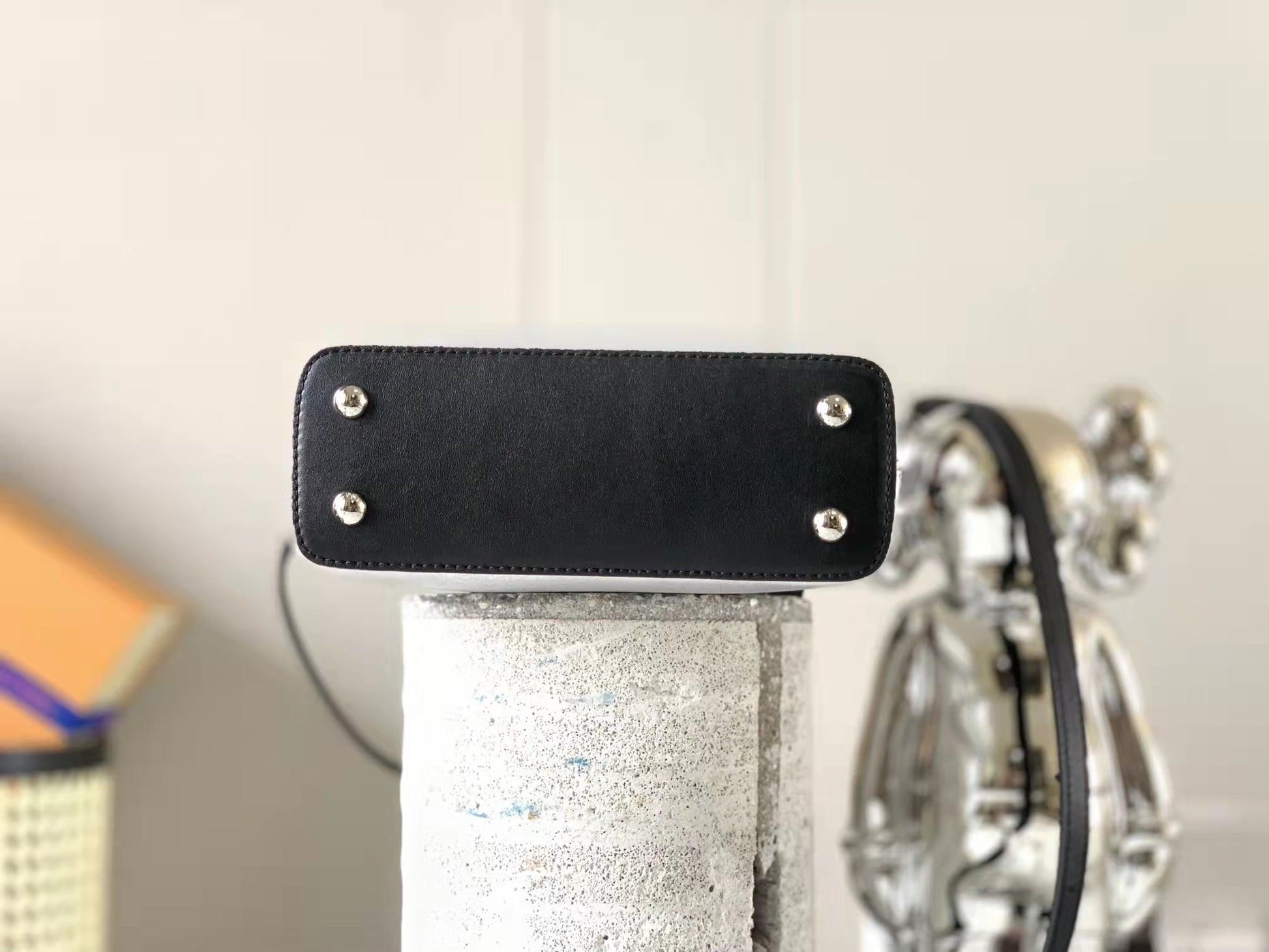Diamond pattern hadnbag lbcase