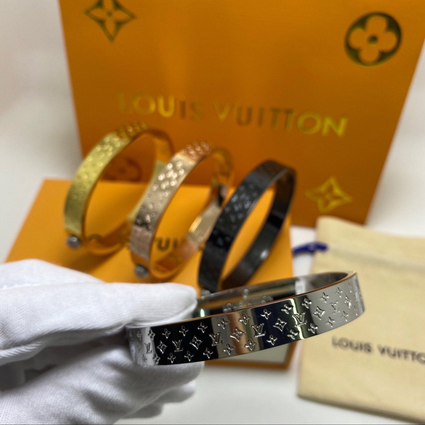 Luxury 4-color Letter Bracelet lbcase