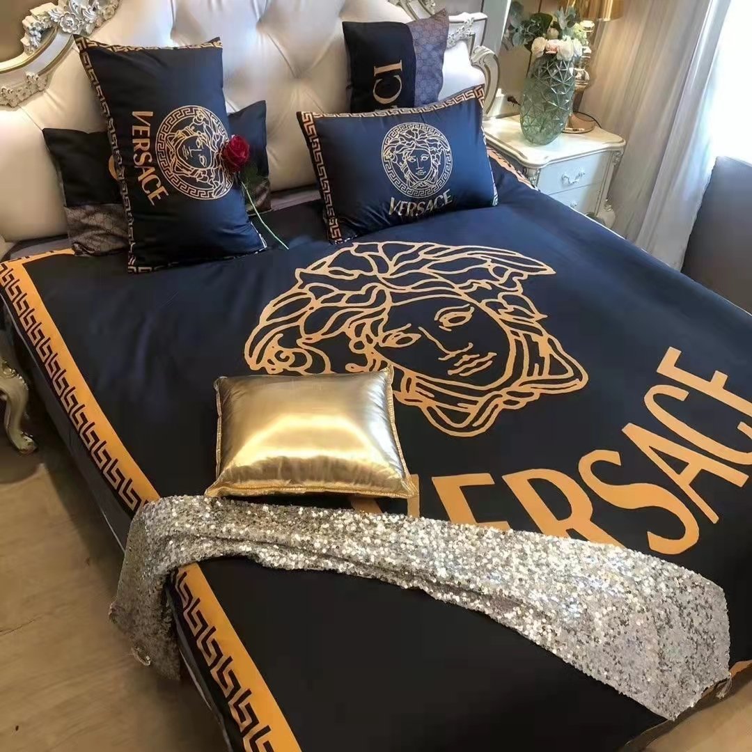 Luxurious Skin-friendly four-piece bedding lbcase