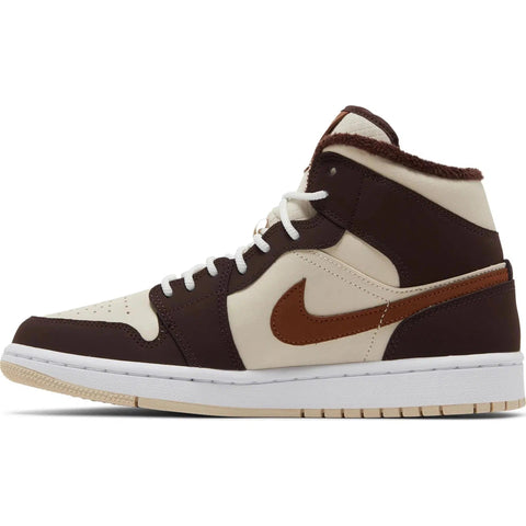 NIKE JORDAN Mid "Dark Cream Chocolate"