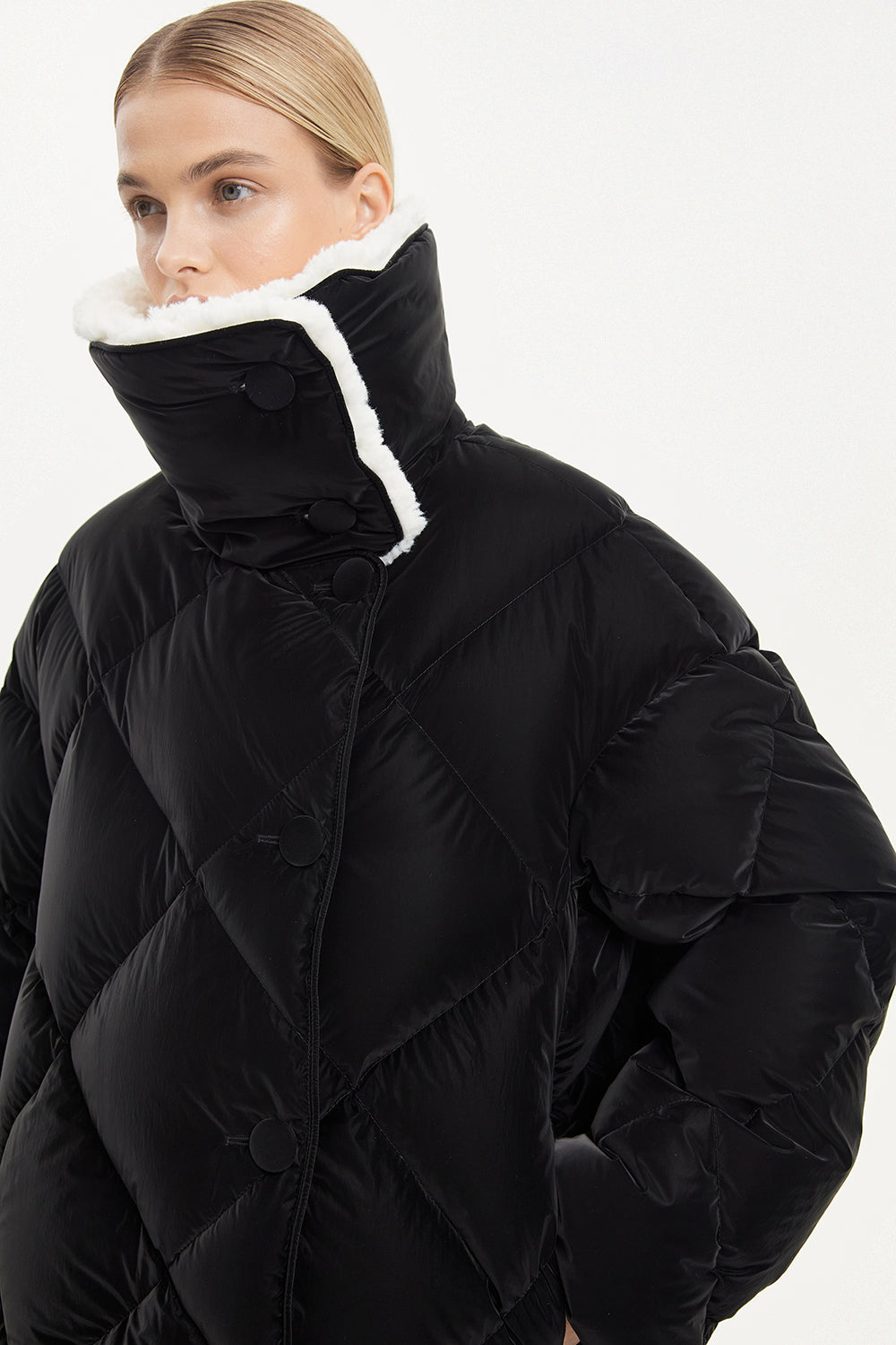 Queen Powder Black