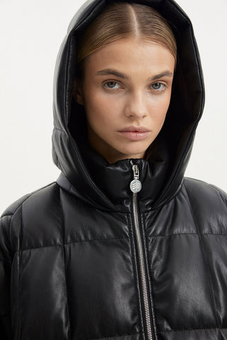 Pyramide Leather Black