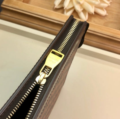LV Classic Pochette lbcase