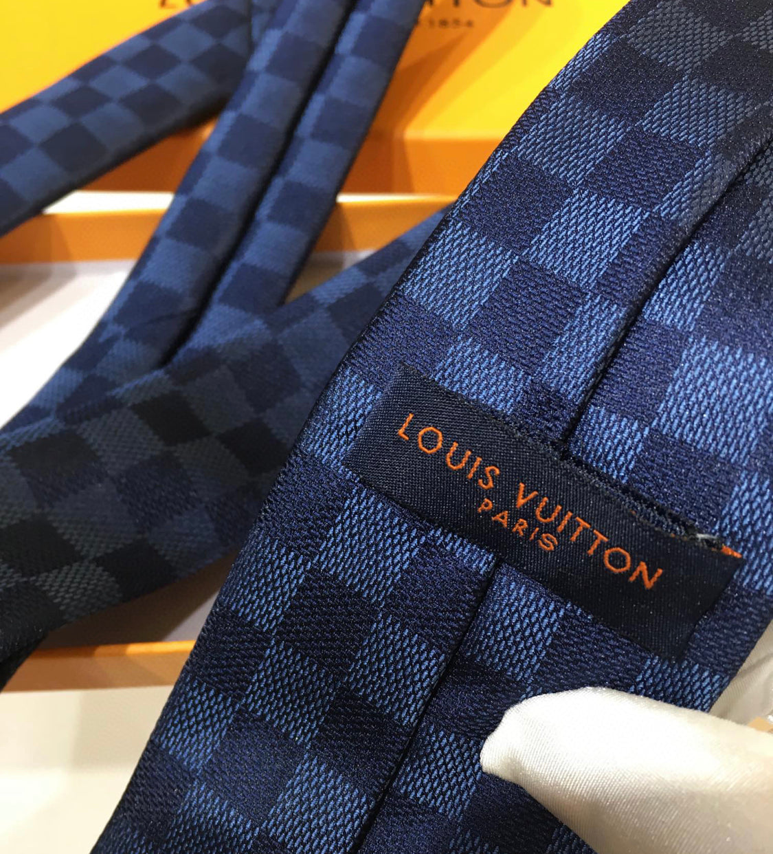 new necktie lbcase