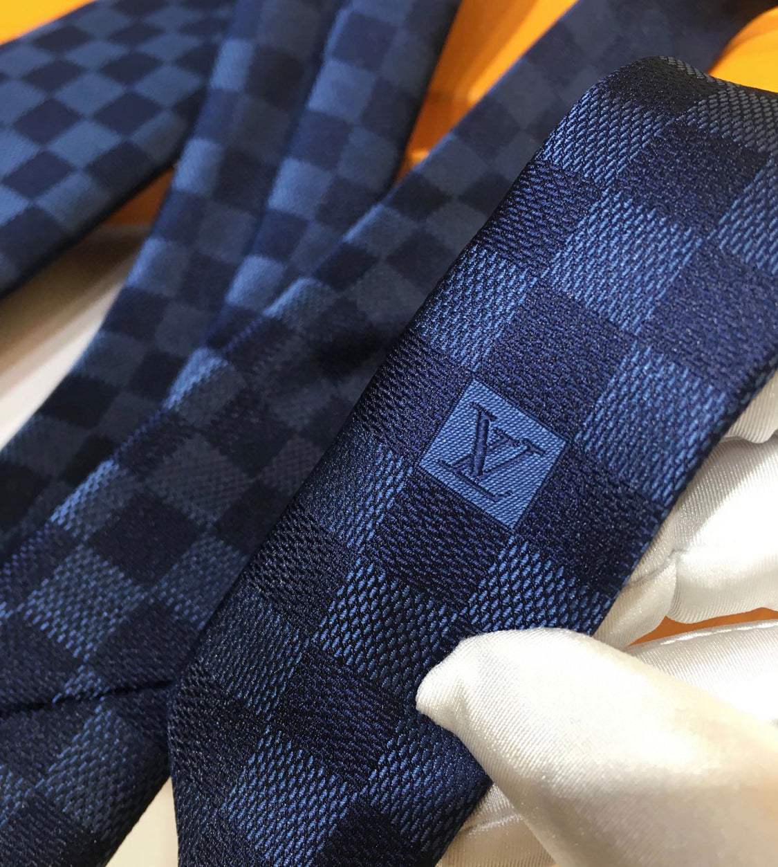 new necktie lbcase