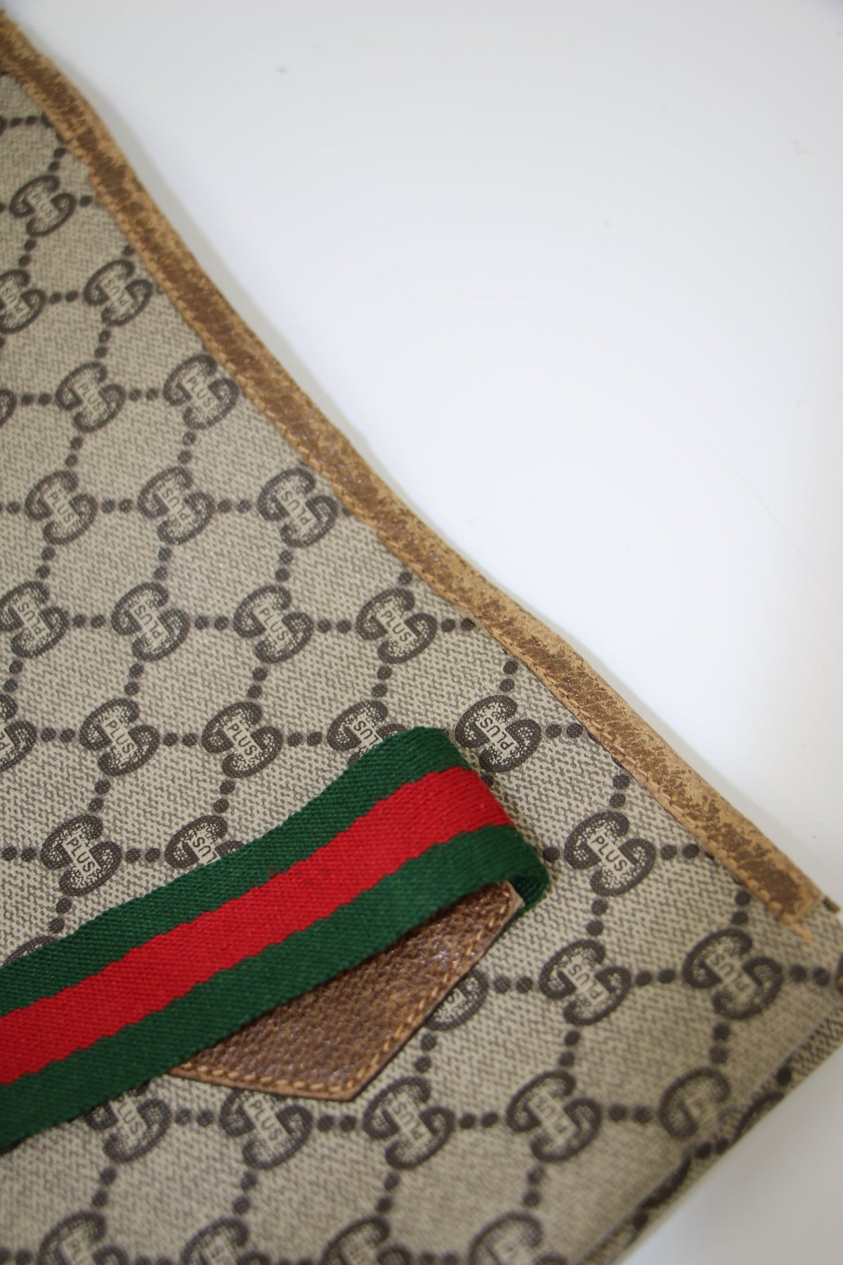 Gucci Grey Shoulder bag