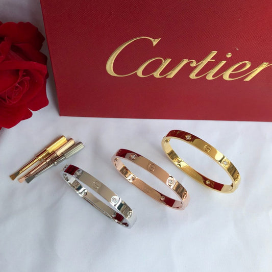 Classic 4-diamond Love Bracelet lbcase