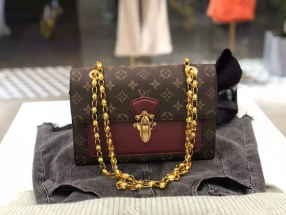 Metal Chain Leather Shoulder Bag lbcase