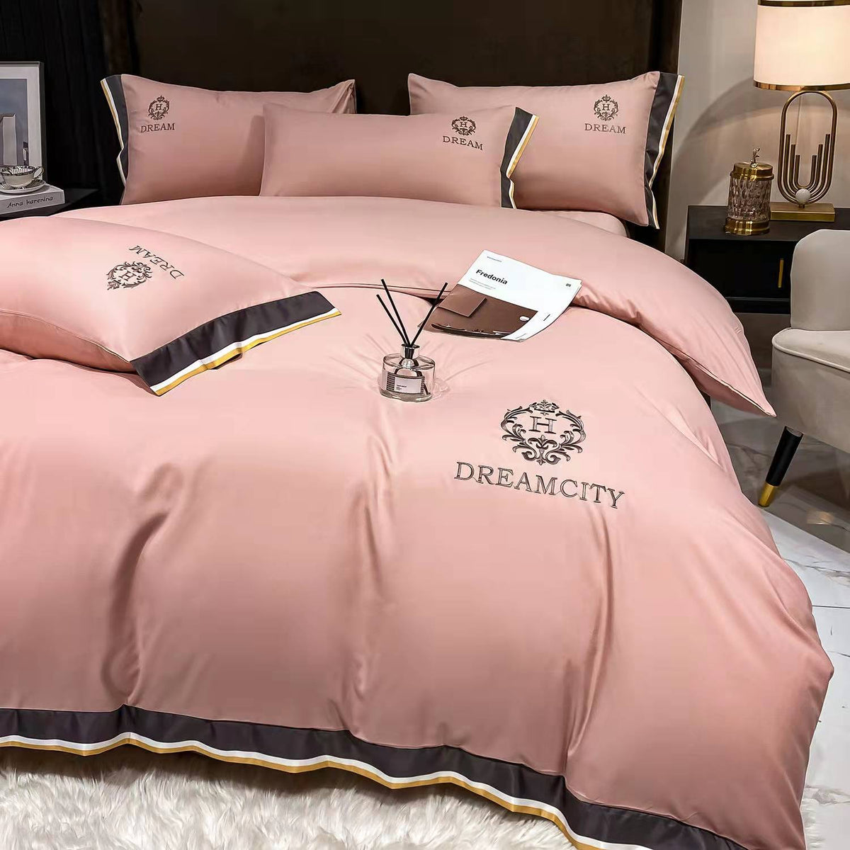 High-end Embroidered skin-friendly brushed cotton Four-Piece Suit  Bed Supplies lbcase