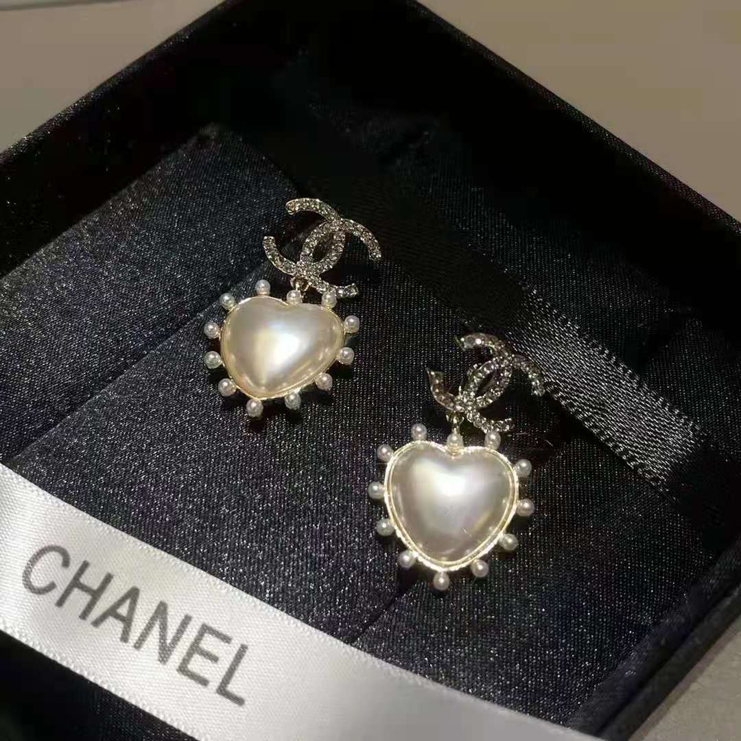Pearl love earrings lbcase