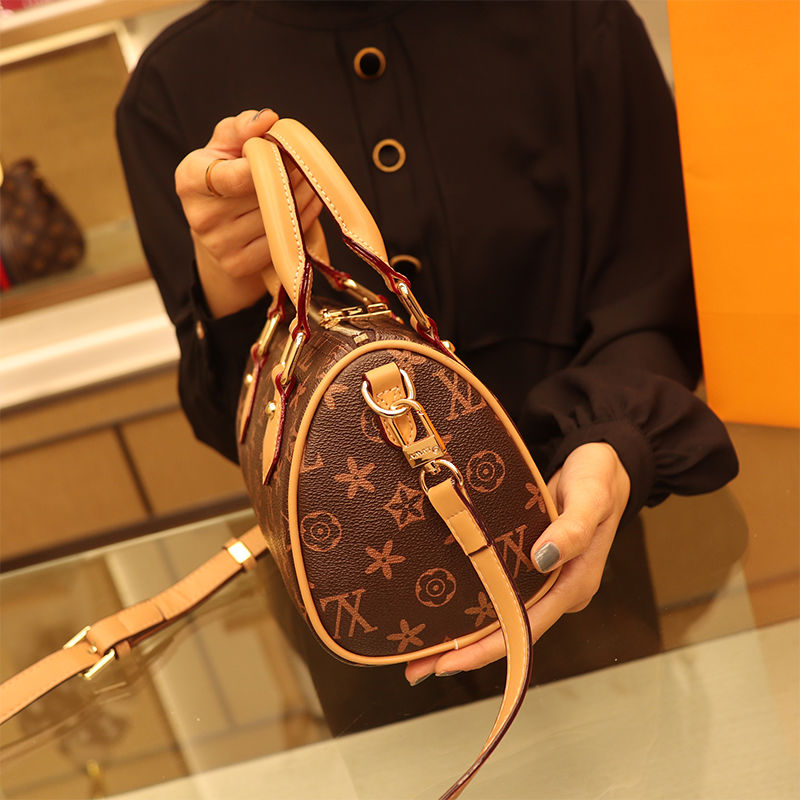 2022 new leather reading pillow handbag lbcase