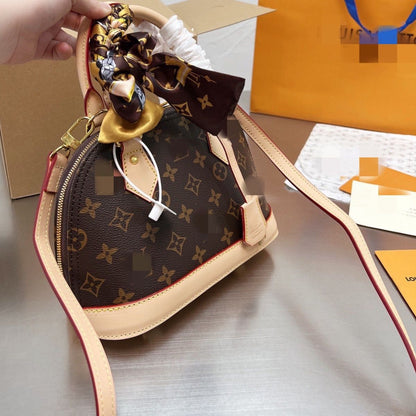 2022 new fashion retro presbyopic handbag lbcase