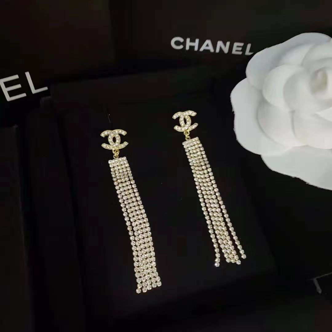 18k Diamond Earrings lbcase