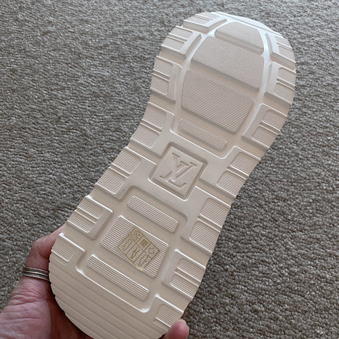 L V Whitetop Sneaker [White]