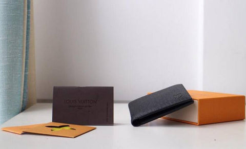 M E N S - L V - W A L L E T - P R E S S E D - L O G O