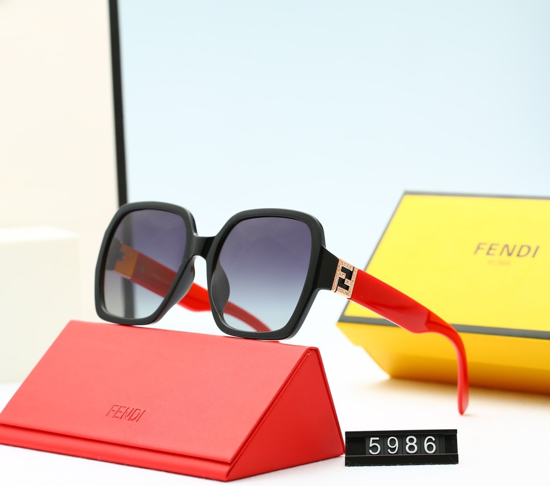 GRADIENT COLOR SUNGLASSES FOR WOMEN lbcase