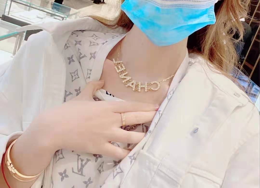 Fashion Metal Lock Letter Diamond Necklace lbcase