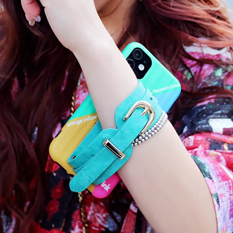 LUXURIOUS WRISTBAND PHONE CASE lbcase