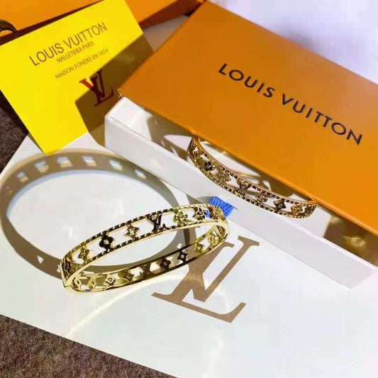 Hollow letter bracelet lbcase