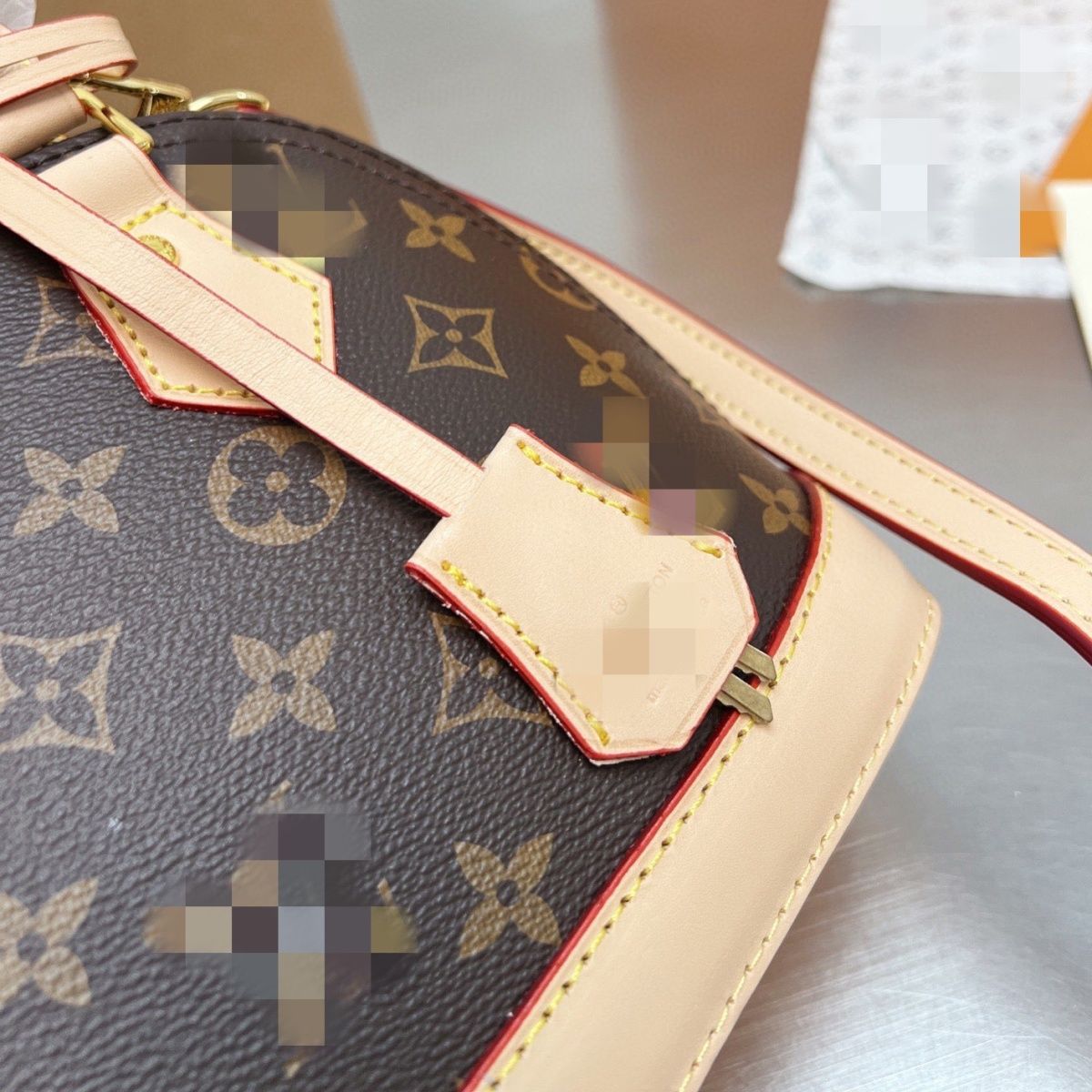 2022 new fashion retro presbyopic handbag lbcase