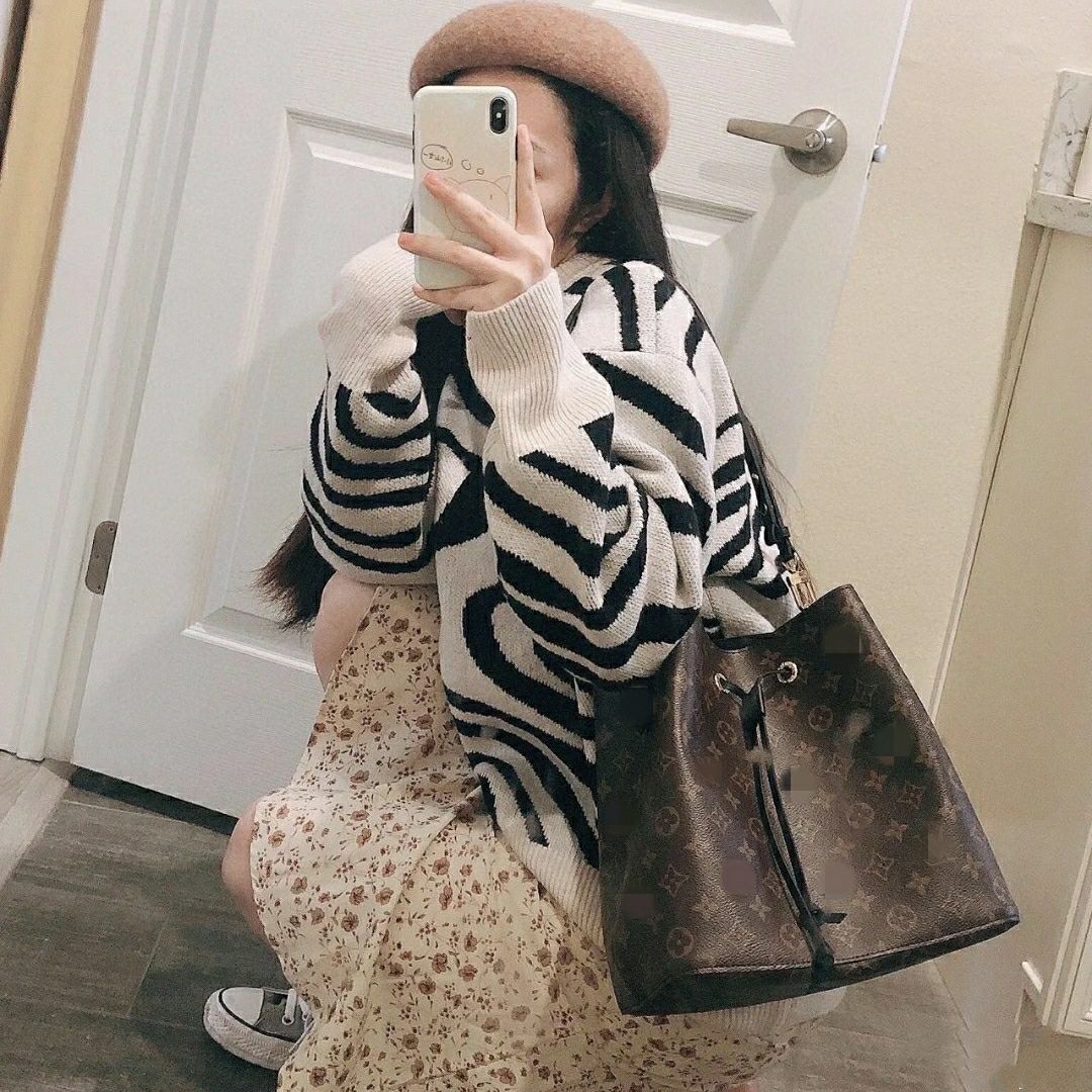 2022 new v bucket bag lbcase