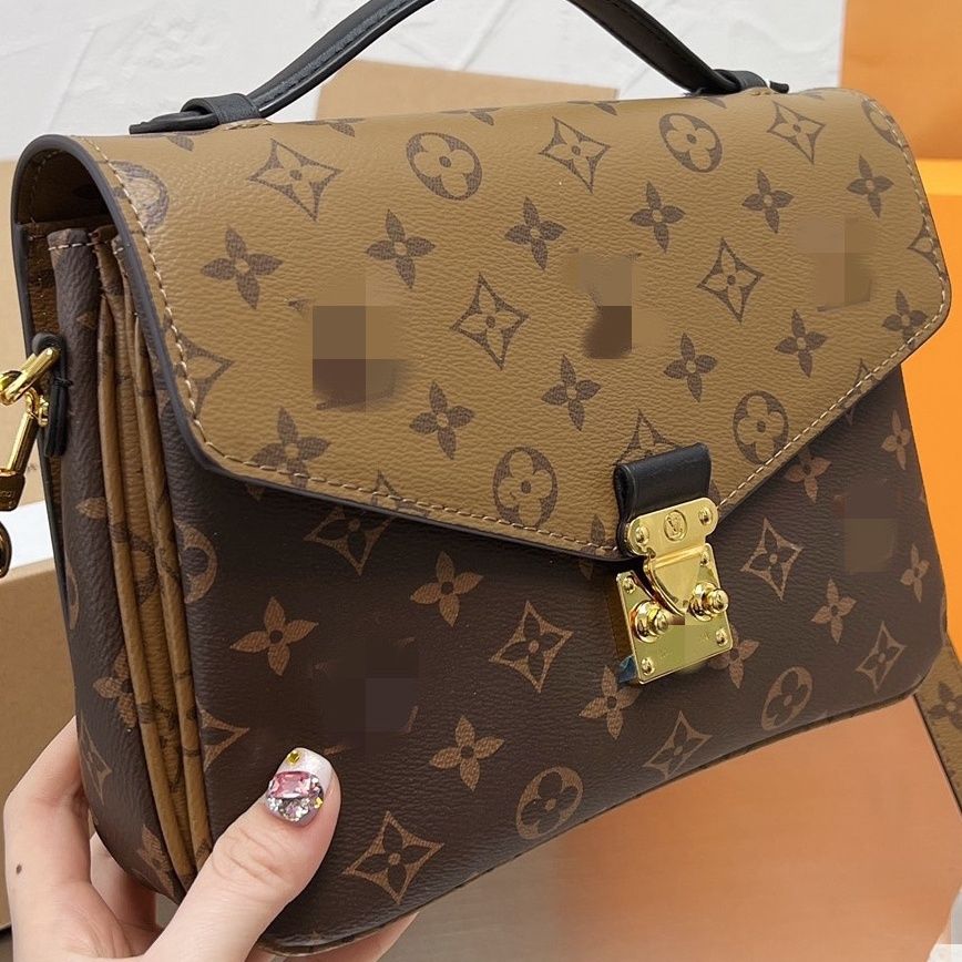 2022 new European and American retro postman bag lbcase