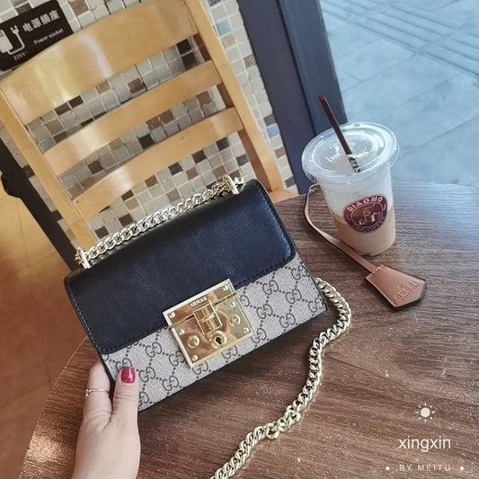 Padlock Small Shoulder Bag lbcase