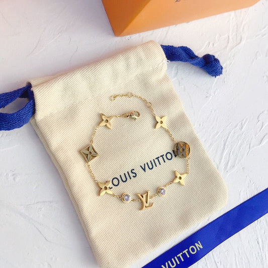 The latest ladies bracelet lbcase