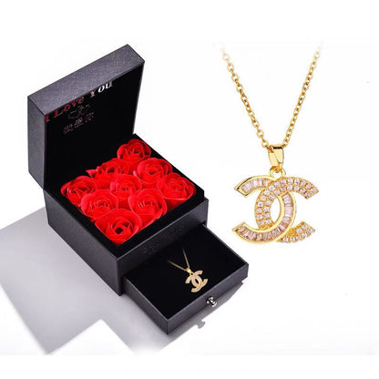 Advanced design, light luxury, double-layer letter clavicle chain lbcase