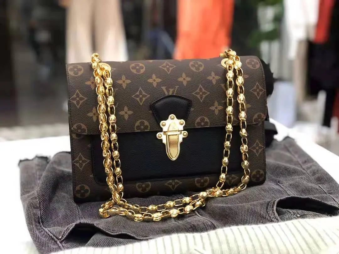 Metal Chain Leather Shoulder Bag lbcase