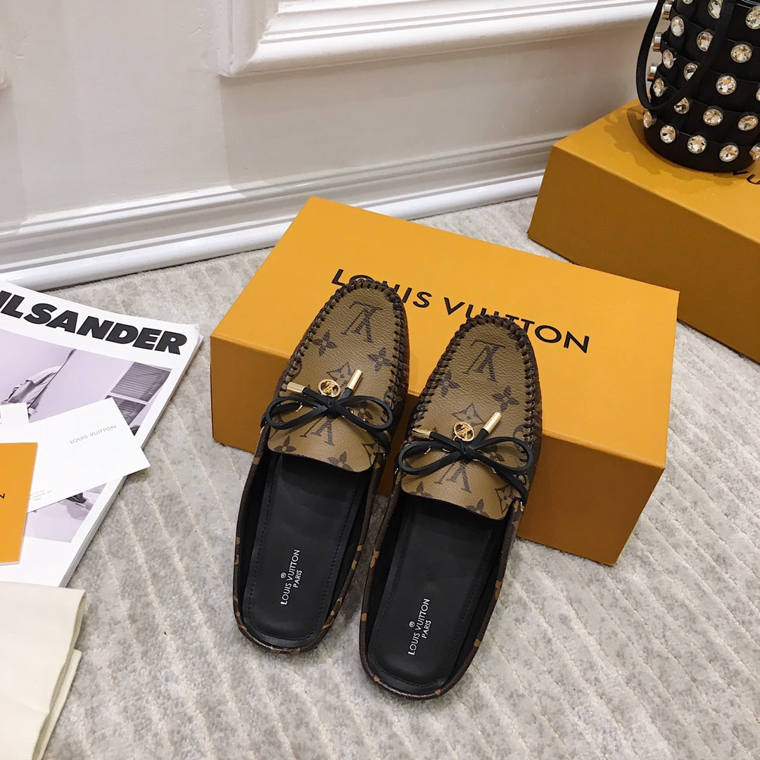 L V - Low Sliders (Light Brown Logo)