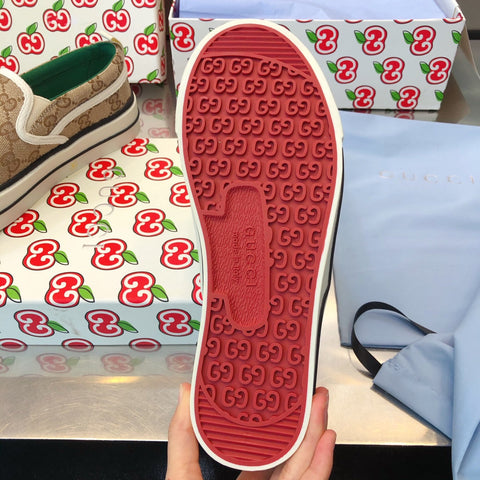 G u c c I slip ons