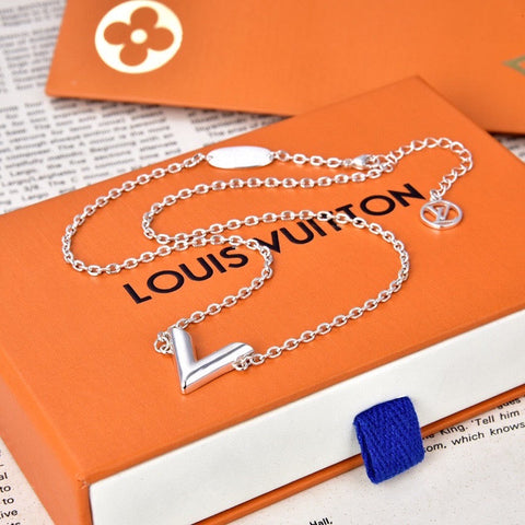 v necklace