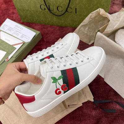 G u c c i cherry
