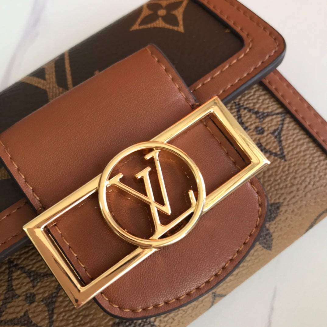 L v wallet Size:12*9.5*3.5 cm