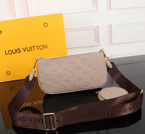 pochette cream color