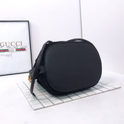 G u c c I lo 21*22*11CM