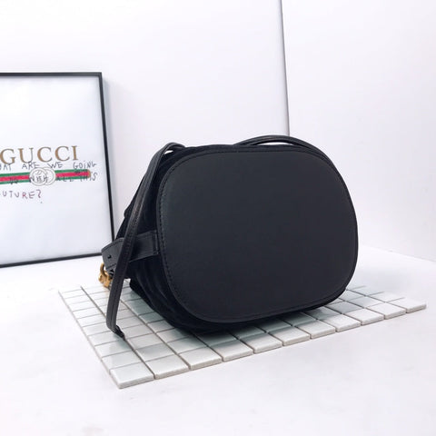 G u c c I lo 21*22*11CM