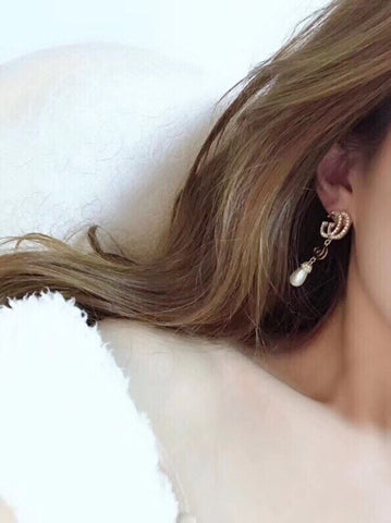 G u c c I earrings