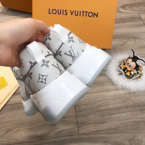 L V - S T A R R - S N E A K E R S