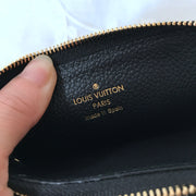 Buttons wallet