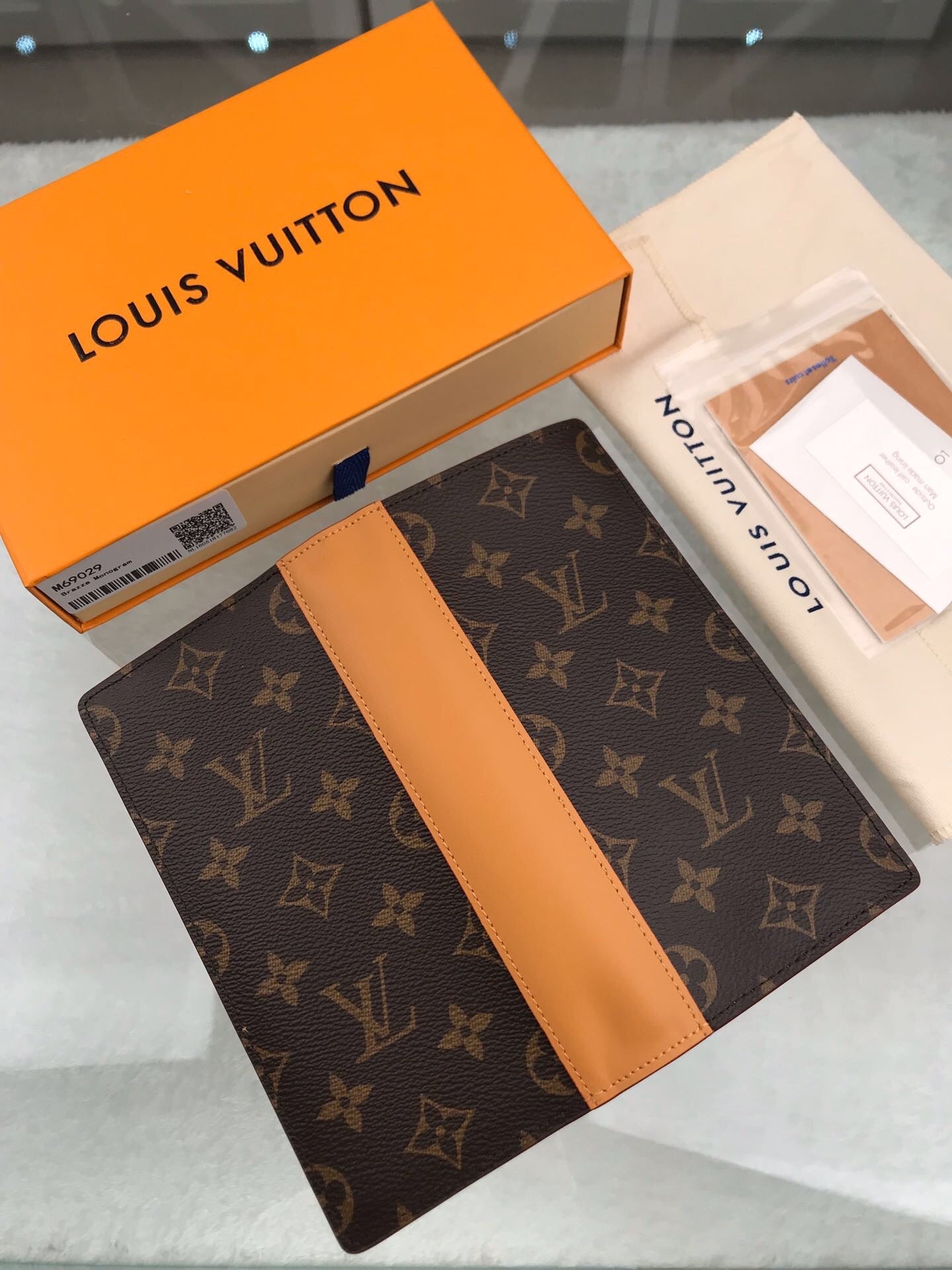 fashionable wallet
