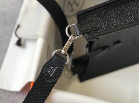 H e r m e s togo 18cm black